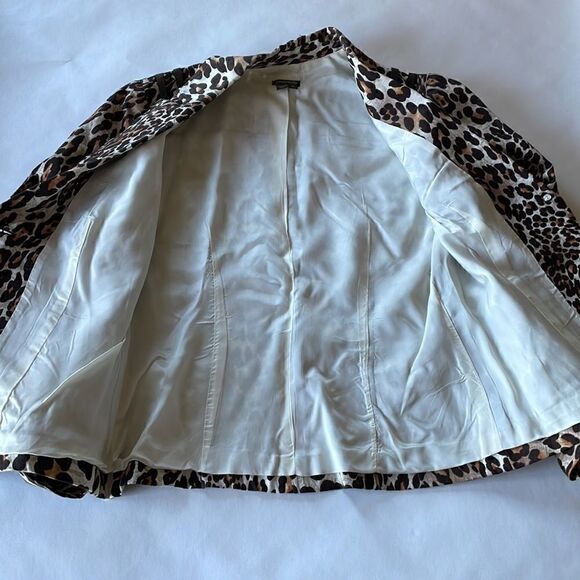 Animal Print Linen Blazer with Cool Details, Sz 6 - Picture 5 of 8